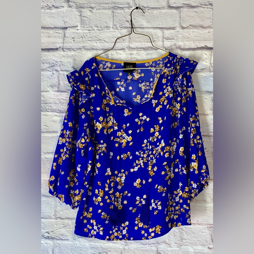 W5 floral blouse